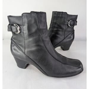 CLARKS Artisan Dara Black Leather Ankle Boots Buckle Zipper 9.5M